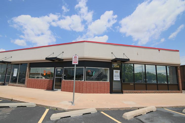 Del Crest Shops retail space for lease Del City, Ok exterior bldg photo 2