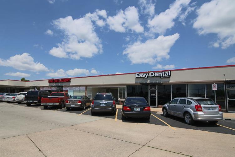 Del Crest Shops retail space for lease Del City, Ok exterior bldg photo5