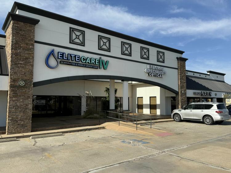 retail space for lease, Edmond, Ok exterior photo