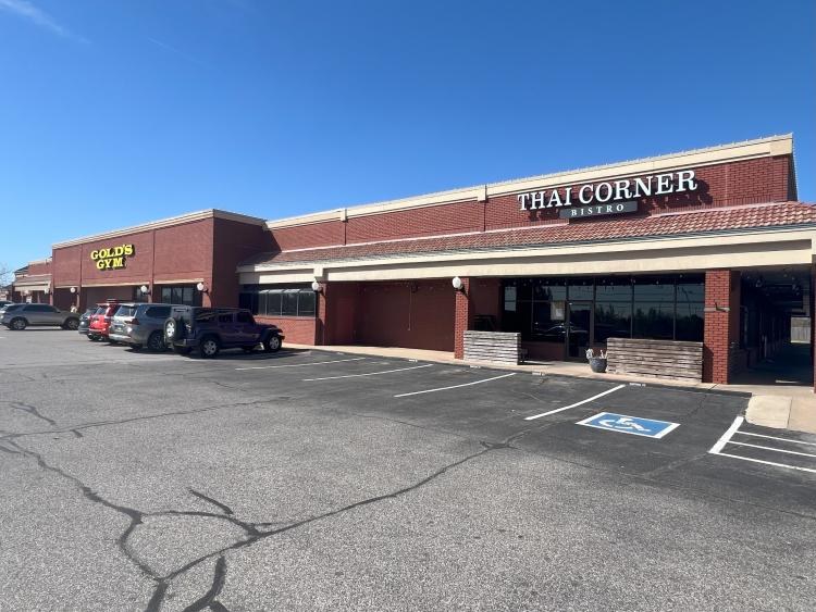 retail space for lease in Kickingbird Square, Edmond, Ok exterior photo