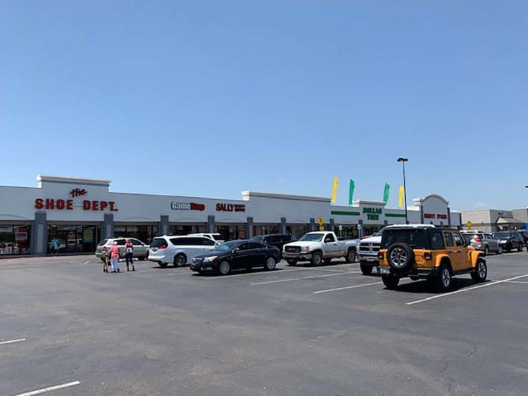Duncan Town Square retail space for lease Duncan, Okla exterior photo main building