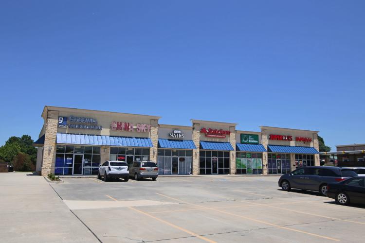 Legacy Center retail space for lease Midwest City, Ok exterior photo