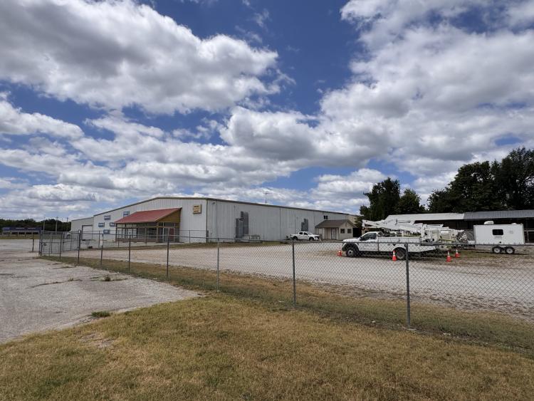 industrial building for lease Grove, Ok