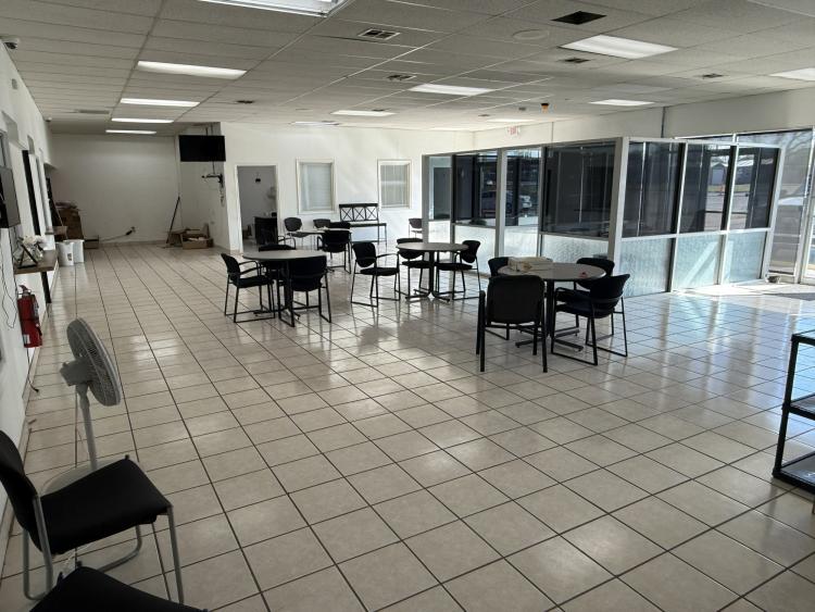 automotive facility for lease south Oklahoma City, OK interior photo