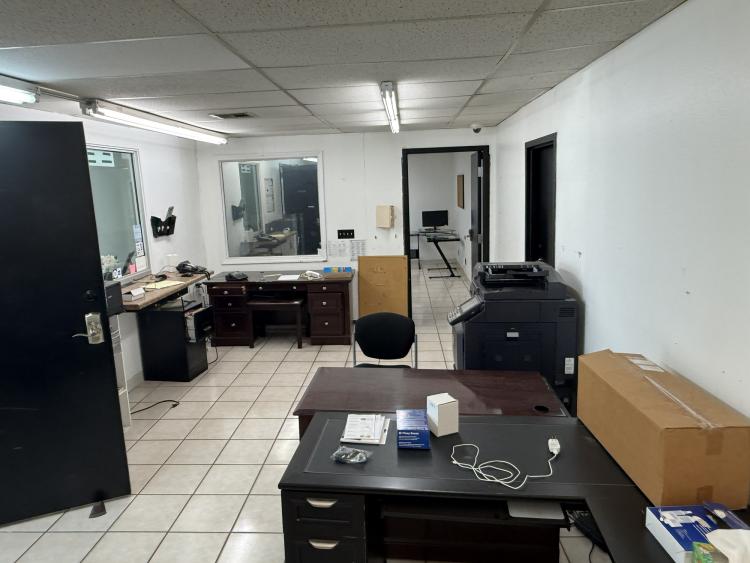 automotive facility for lease south Oklahoma City, OK interior photo