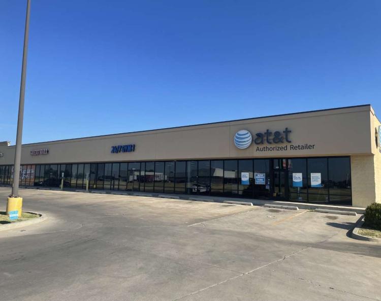 El Reno Shopping Center retail space for lease in El Reno, OK exterior building photo