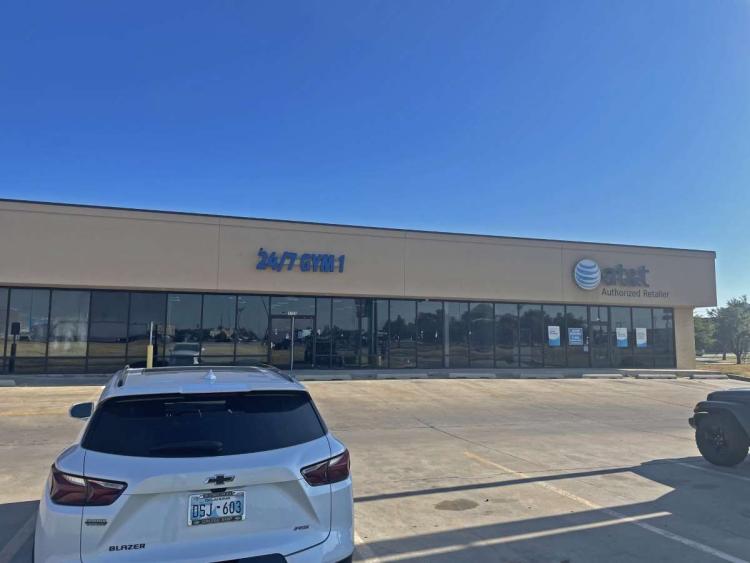 El Reno Shopping Center retail space for lease in El Reno, OK exterior building photo