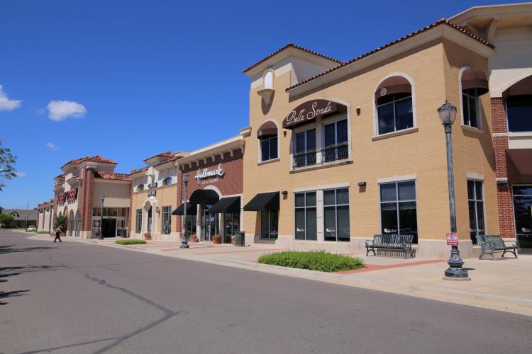 Shoppes on Broadway retail for lease Edmond, OK exterior photo3