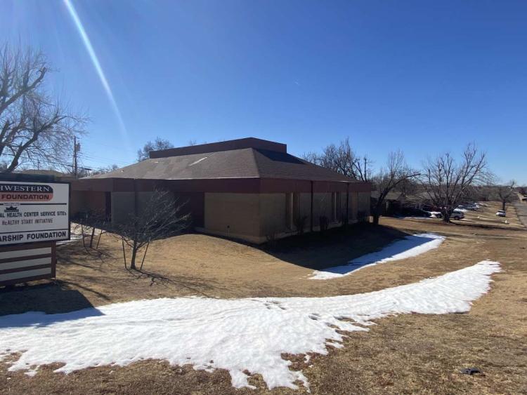 office building for lease in NE Oklahoma City, Ok - exterior photo2