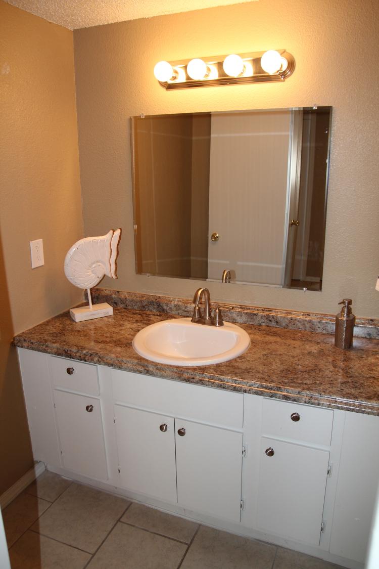 Oklahoma City OK  Large full sized bathrooms - Shower/Tub combination