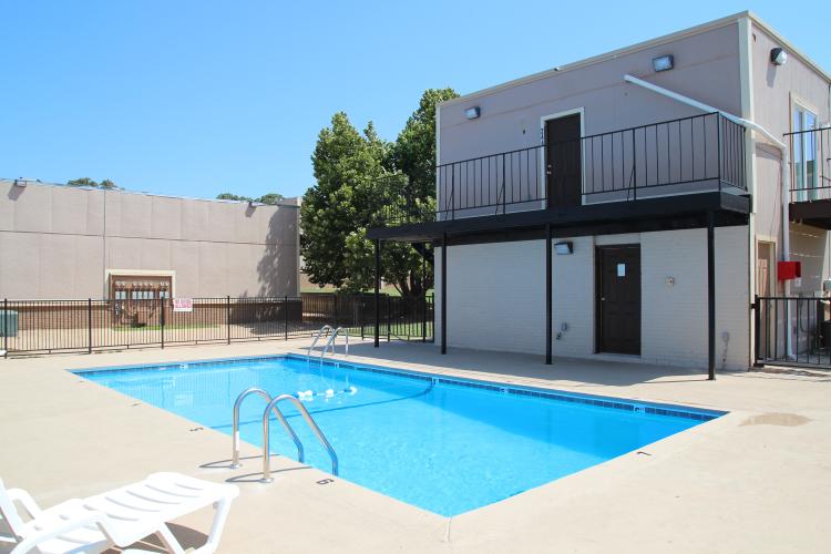 Apartment complex for lease Oklahoma City OK exterior photo