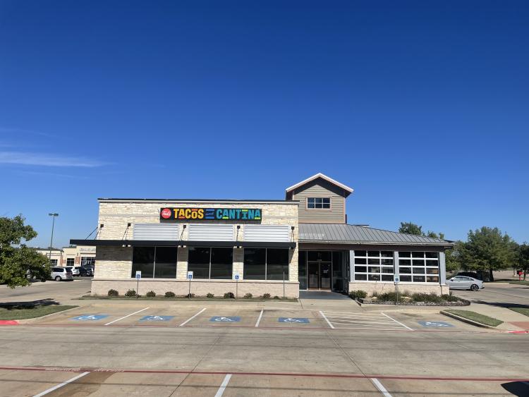 retail restaurant for lease in Ardmore, OK exterior photo