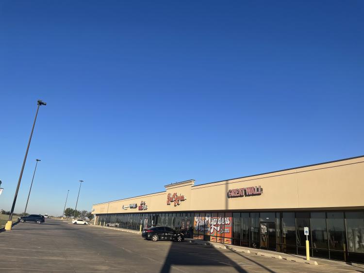El Reno Shopping Center retail space for lease in El Reno, OK exterior building photo