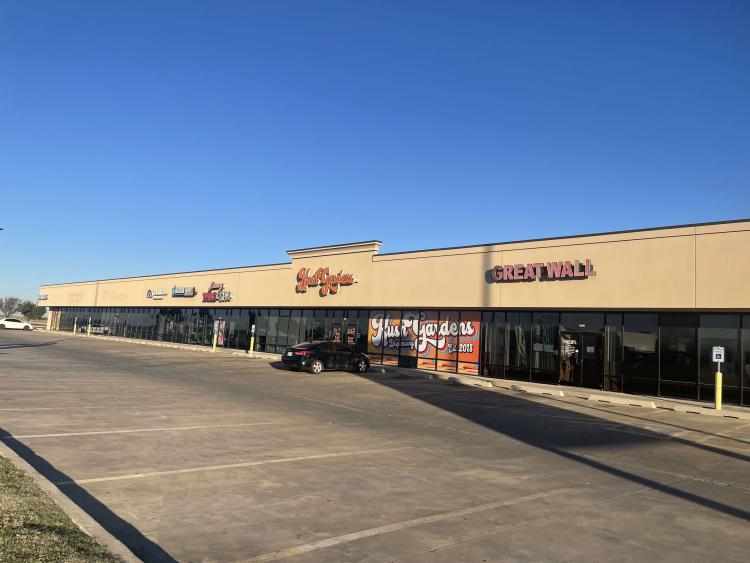 El Reno Shopping Center retail space for lease in El Reno, OK exterior building photo