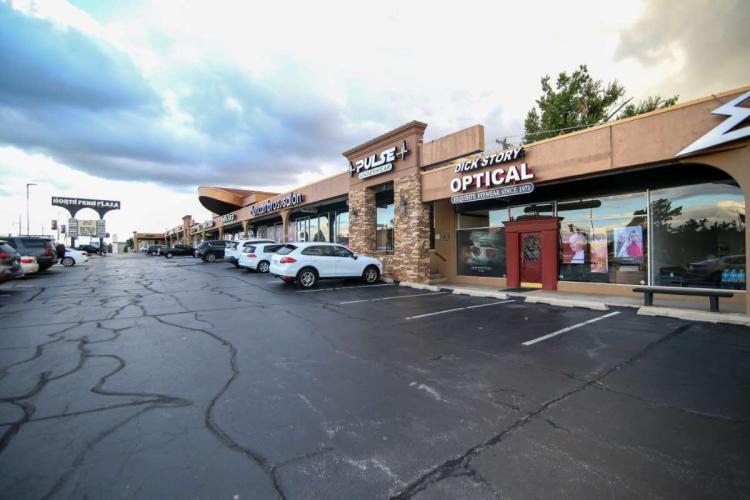 north Oklahoma City, OK retail space for lease exterior photo3