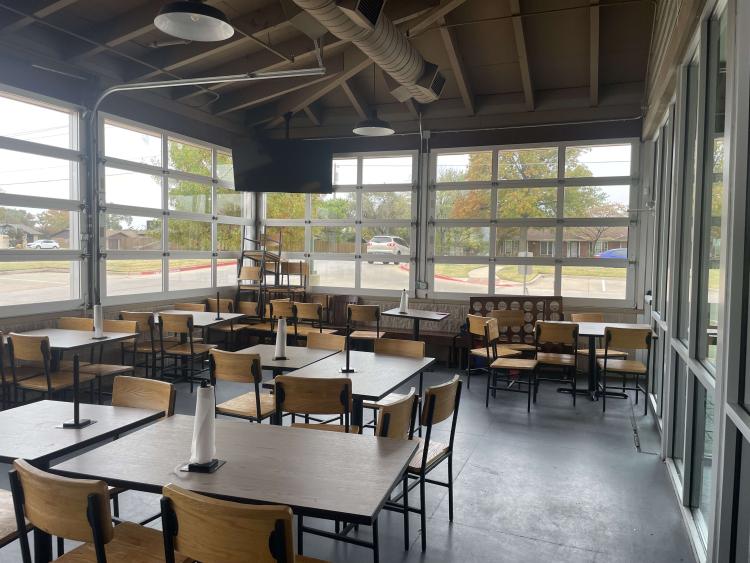 retail restaurant for lease in Ardmore, OK interior photo