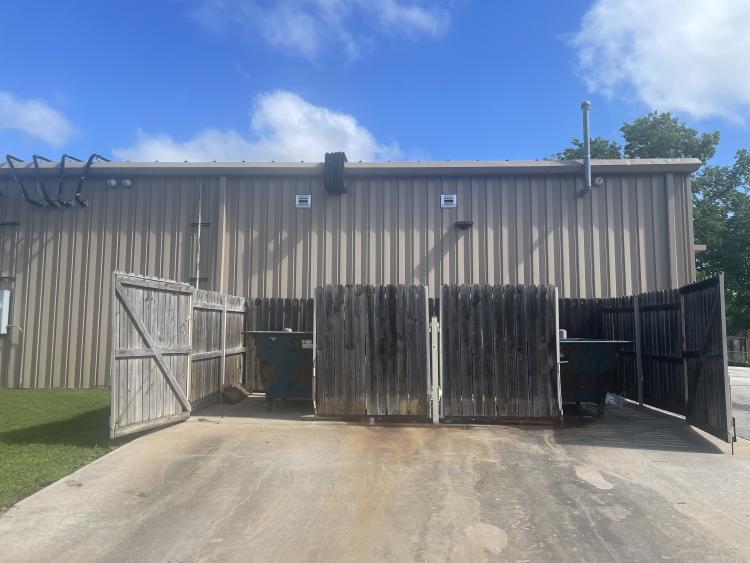 retail building for sublease in Porum, Oklahoma exterior photo