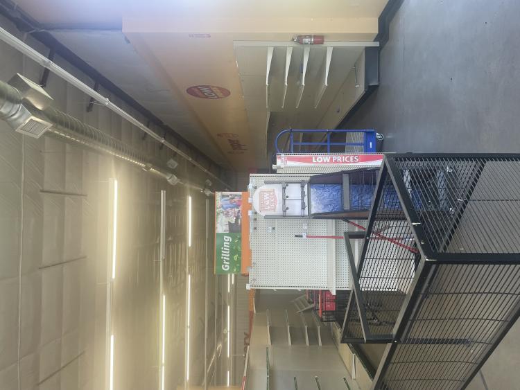 retail building for sublease in Porum, Oklahoma interior photo
