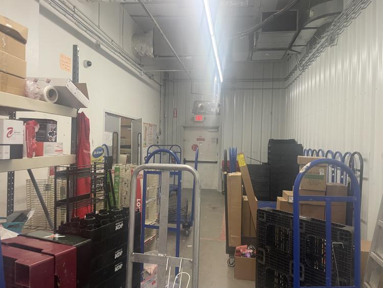 retail building for sublease in Porum, Oklahoma interior photo