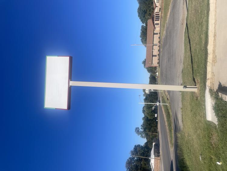 freestanding retail building for sublease Wynnewood, OK pylon