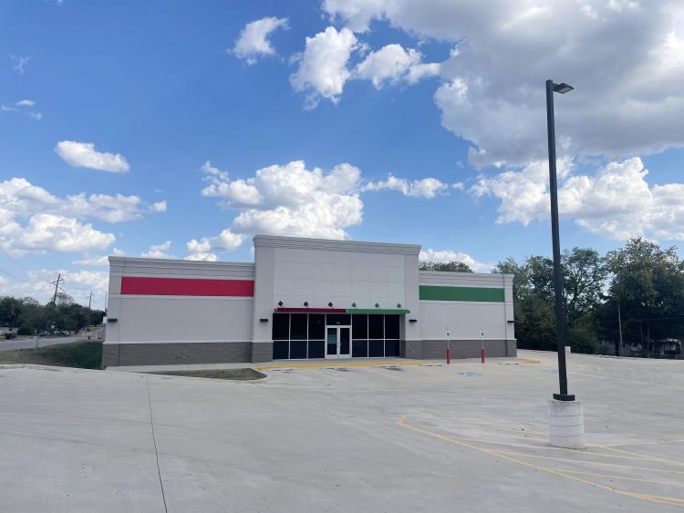 free standing retail building for sublease, Maud, OK exterior photo