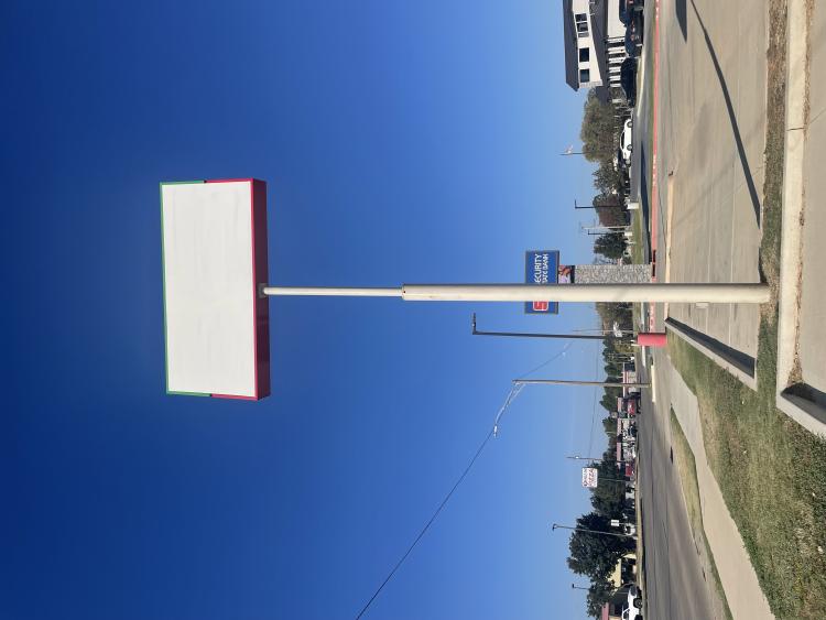 retail free standing building for sublease-Holdenville, OK pylon