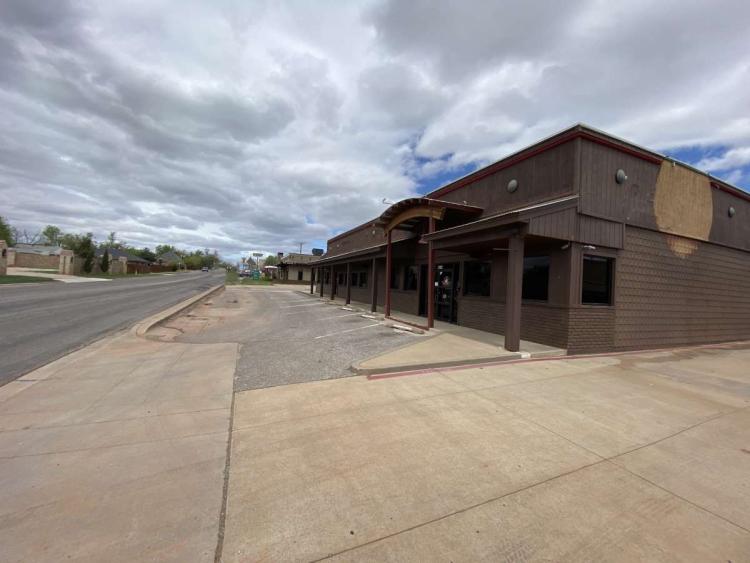 Freestanding restaurant for Lease, Oklahoma City, OK exterior photo