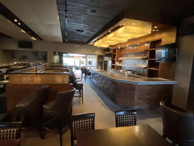 Freestanding restaurant for Lease, Oklahoma City, OK interior photo-dining area & bar