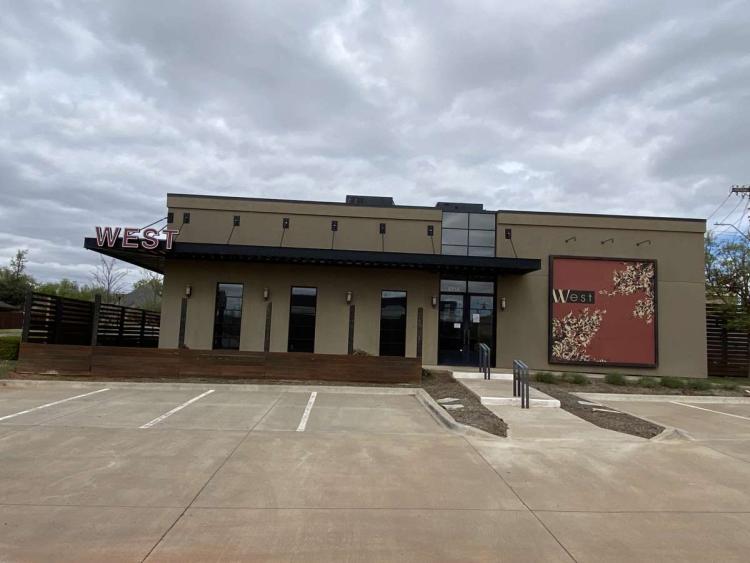 Freestanding restaurant for Lease, Oklahoma City, OK exterior photo-7