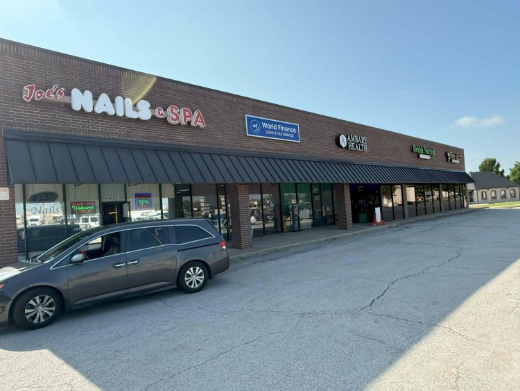 retail space for lease Norman, OK exterior photo