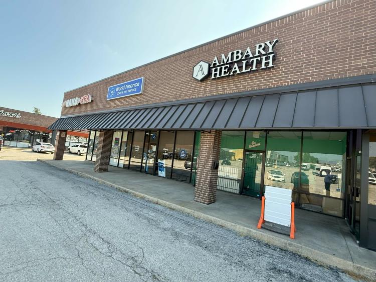 retail space for lease Norman, OK exterior photo