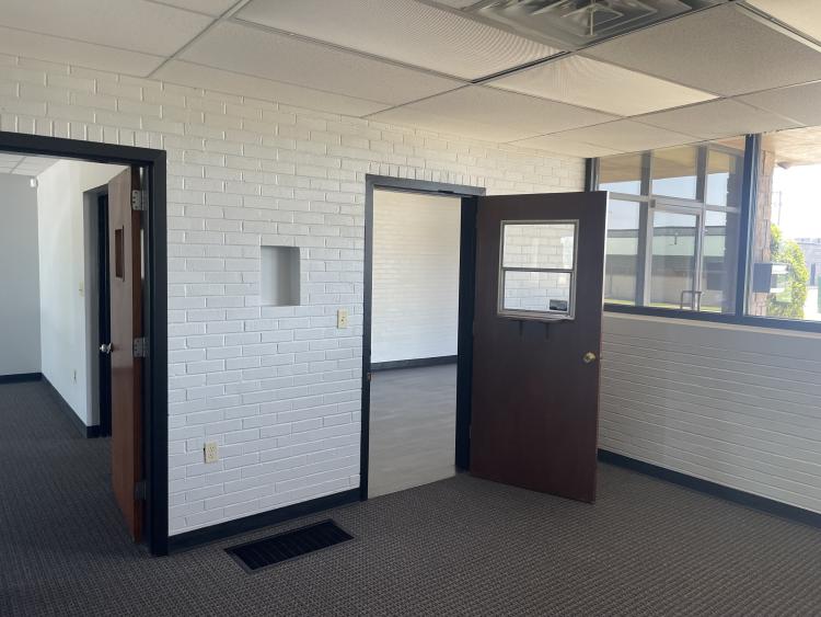 office/retail building for lease, NE Oklahoma City, OK interior photo