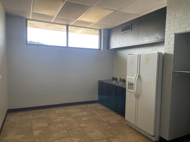 office/retail building for lease, NE Oklahoma City, OK interior photo