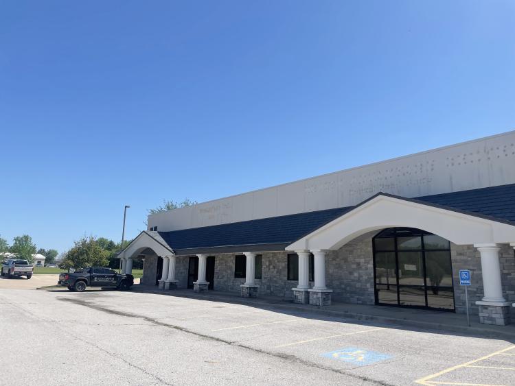 retail/office building for lease Ardmore, OK