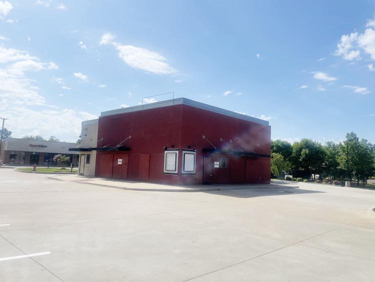 freestanding QRS building for lease Edmond, OK exterior photo