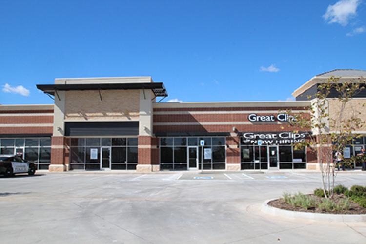 Shoppes at Fox Lake retail space for lease in Edmond, OK exterior building photo 3