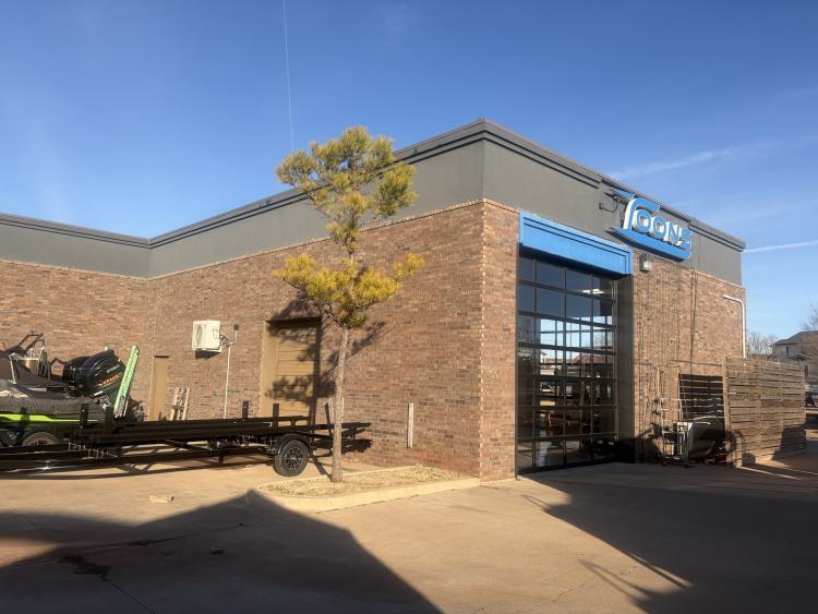 retail space for lease north Oklahoma City, OK exterior photo