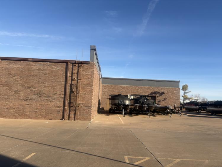 retail space for lease north Oklahoma City, OK exterior photo