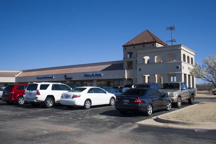 Quailbrook Plaza retail space for lease Oklahoma City, OK exterior photo4