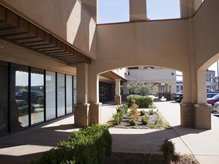 Quailbrook Plaza retail space for lease Oklahoma City, OK exterior photo5