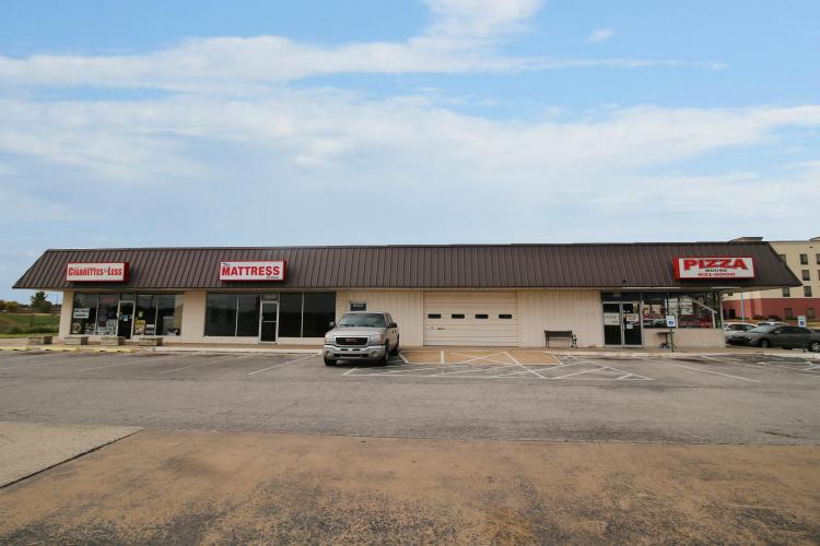 SouthPointe Shopping Center retail space for lease Oklahoma City, OK exterior photo