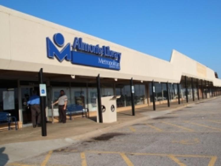 Almonte Shopping Center retail space for lease in Oklahoma City exterior photo2