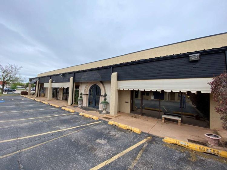 retail space for lease N Western Ave, Oklahoma City, OK exterior photo