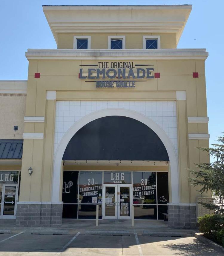 Piazza Shops retail space for Lease, Edmond, Ok exterior photo2
