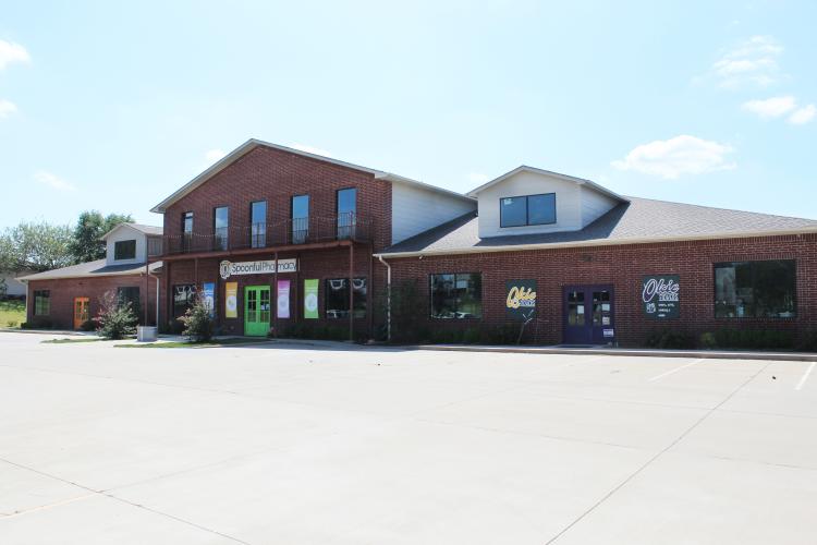 105 E Industrial Rd, Guthrie Ok retail space for lease exterior photo