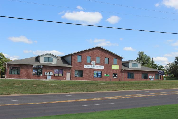 105 E Industrial Rd, Guthrie Ok retail space for lease exterior photo
