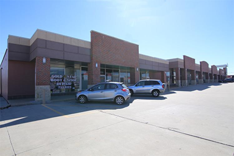 Uptown Plaza retail space for lease Midwest City, Ok exterior photo4