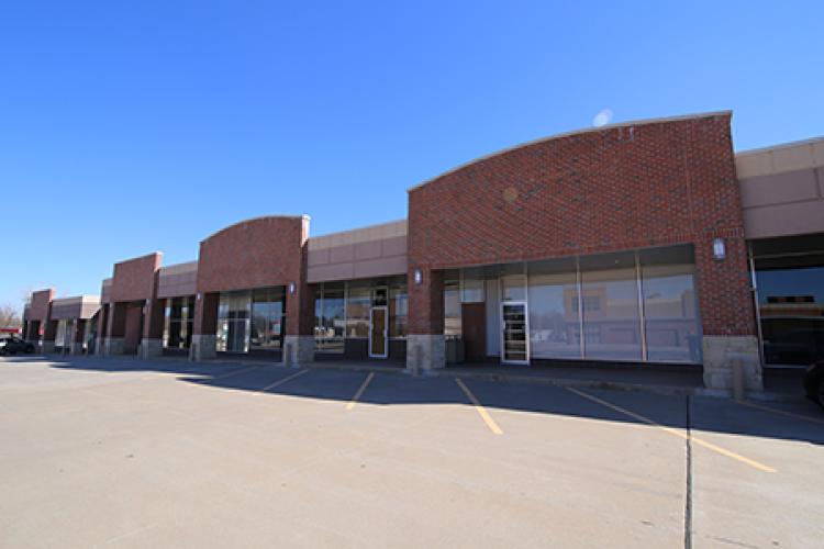 Uptown Plaza retail space for lease Midwest City, Ok exterior photo3