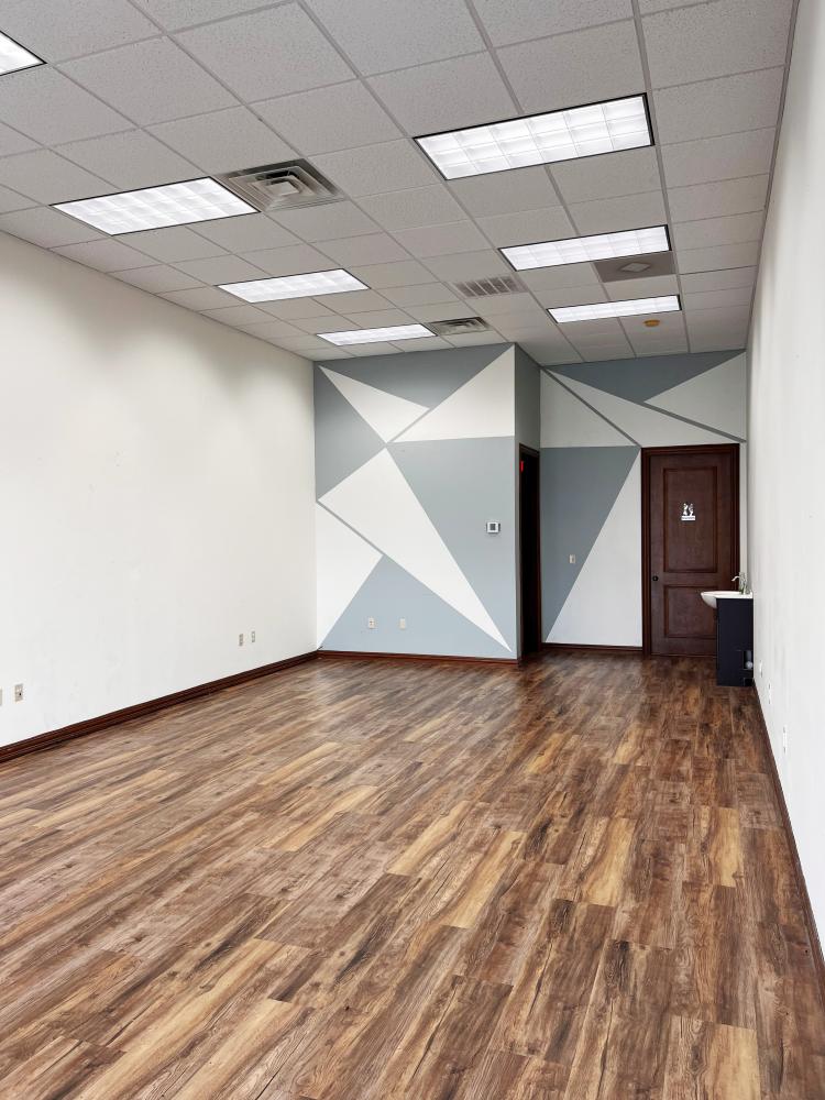retail space for lease Durant, OK interior photo