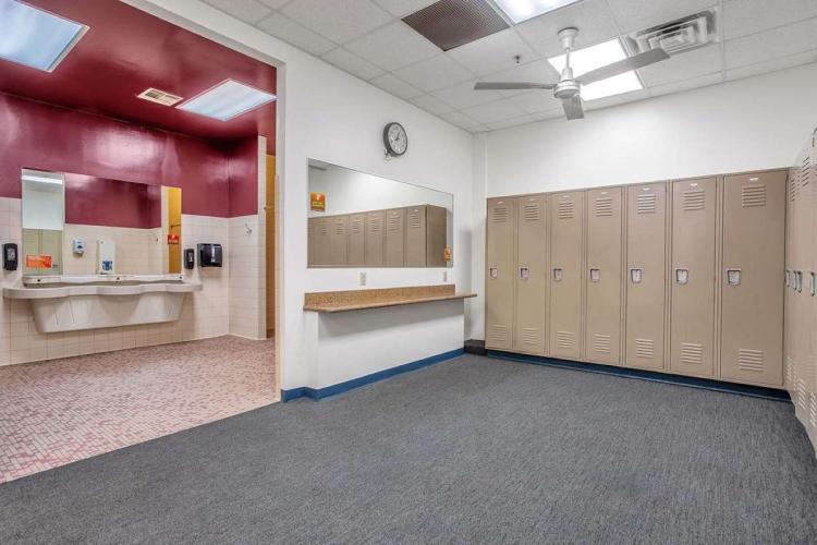 1100 N Classen Dr-Office/Retail space for lease, Oklahoma City, Ok - interior photo - bathroom & lockers